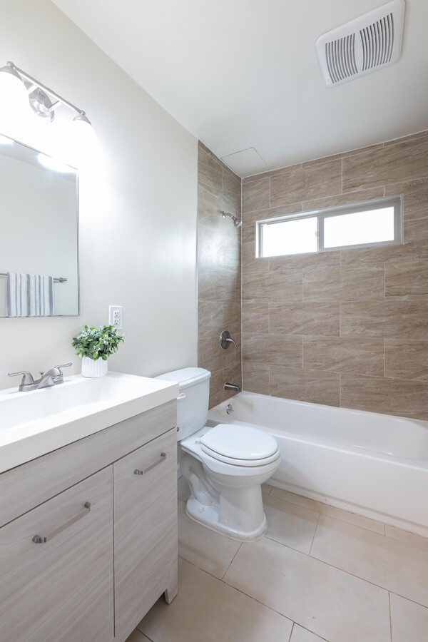 1222 W. 39th, usc, 1222 W 39th St, Los Angeles, CA 90037, USA, Photo:2