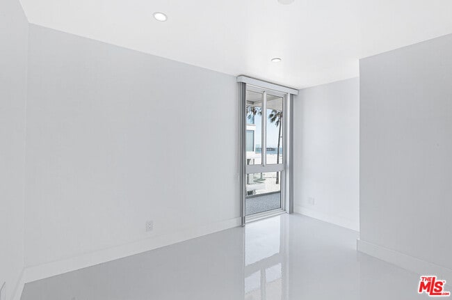 2419 Ocean Front Walk, undefined, 2419 Ocean Front Walk, Venice, CA 90291, Photo:3