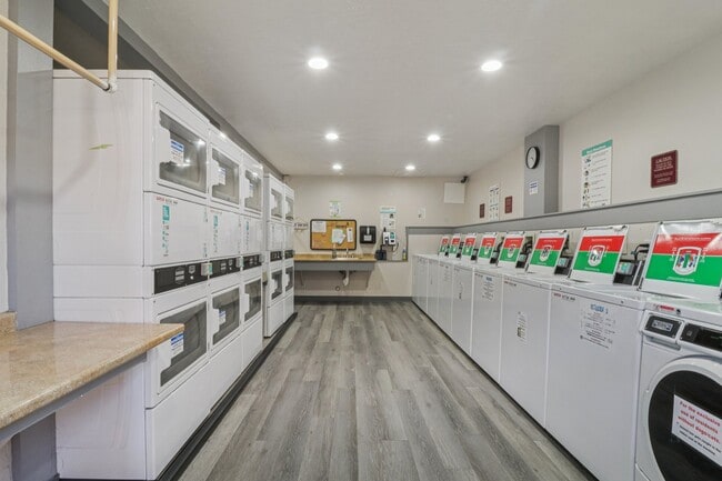 Stadium Arms Apartments, undefined, 4525 Twain Ave, San Diego, CA 92120, Photo:2