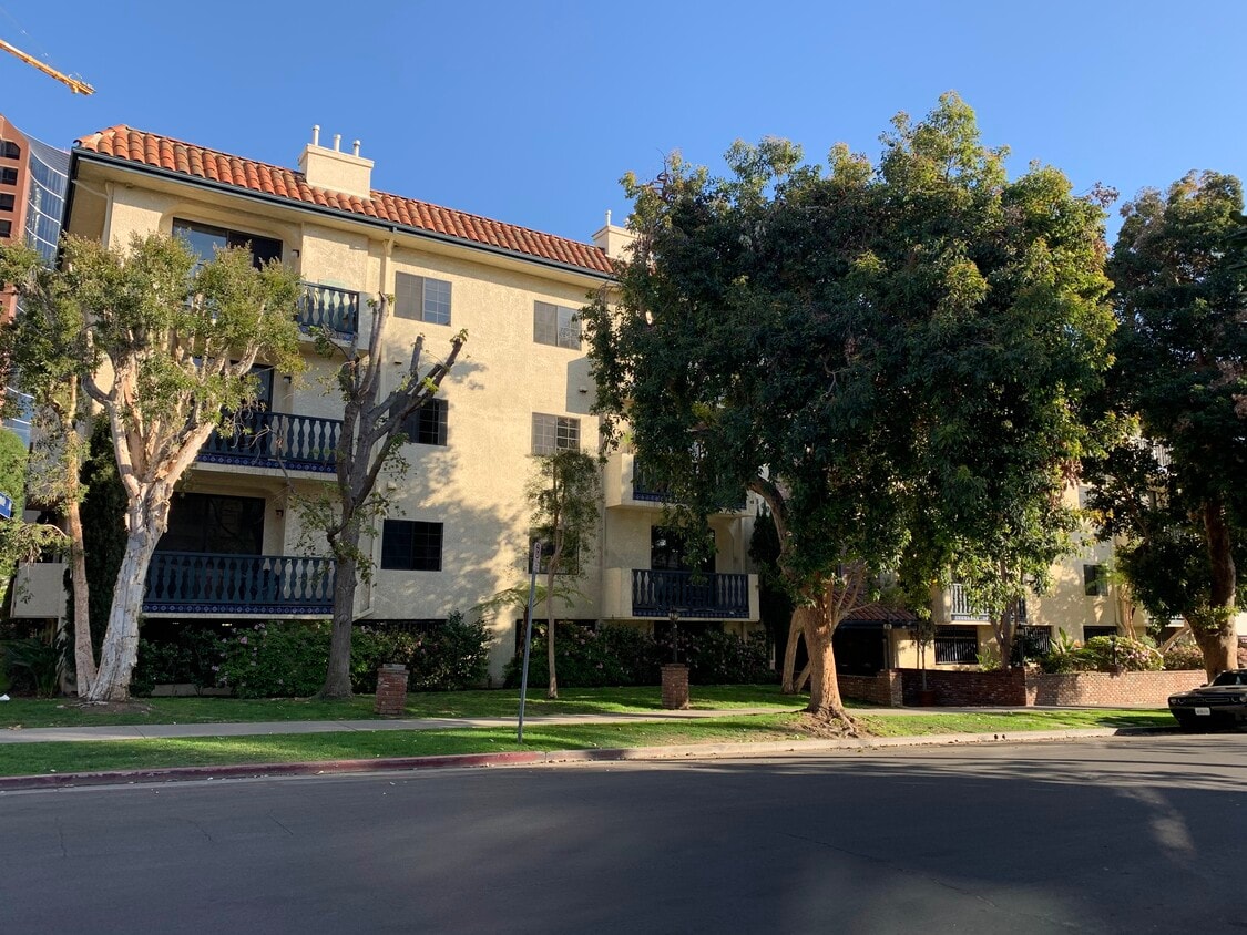 Goshen Apartments Brentwood, undefined, 11800 Goshen Ave, Los Angeles, CA 90049, United States, Photo:0