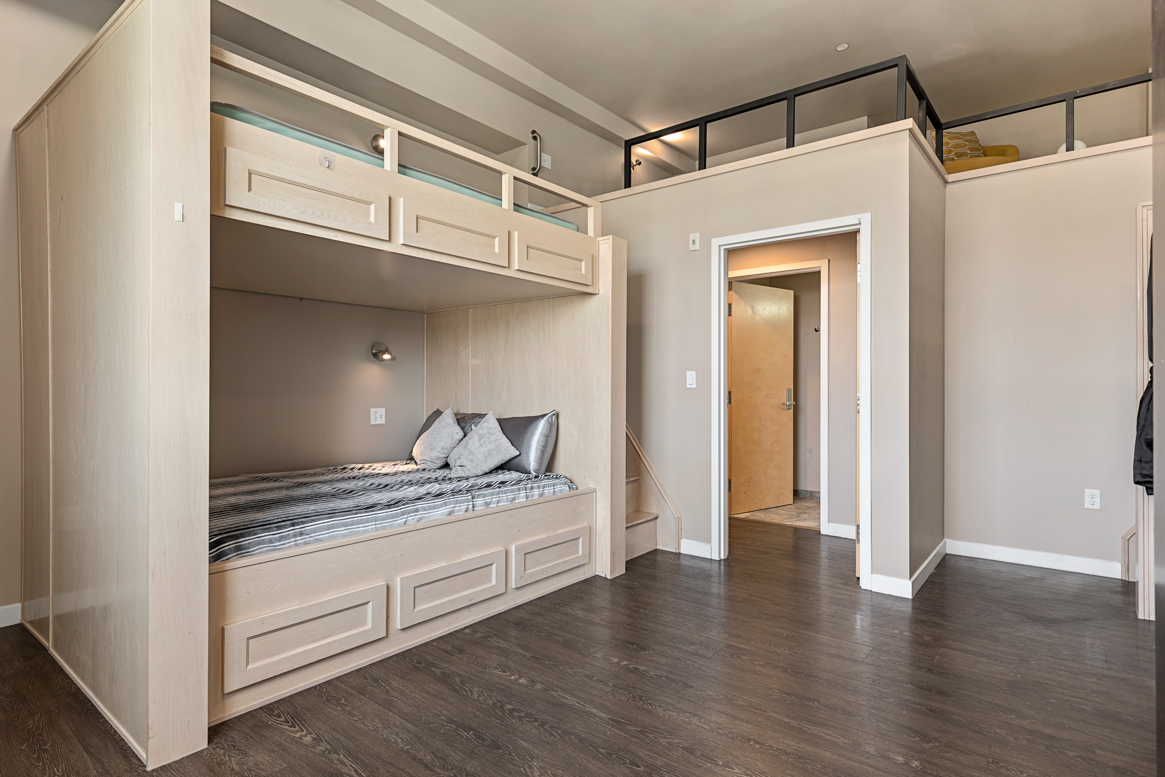 The Row House, usc, 630 W 28th St, Los Angeles, CA 90007, USA, Photo:8