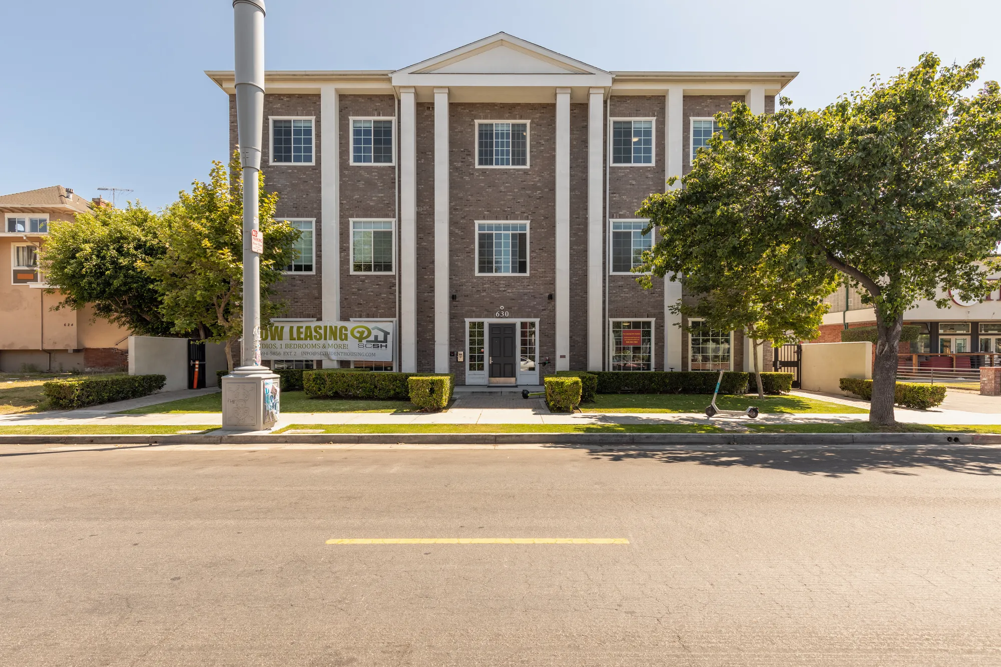 The Row House - Student Housing near USC