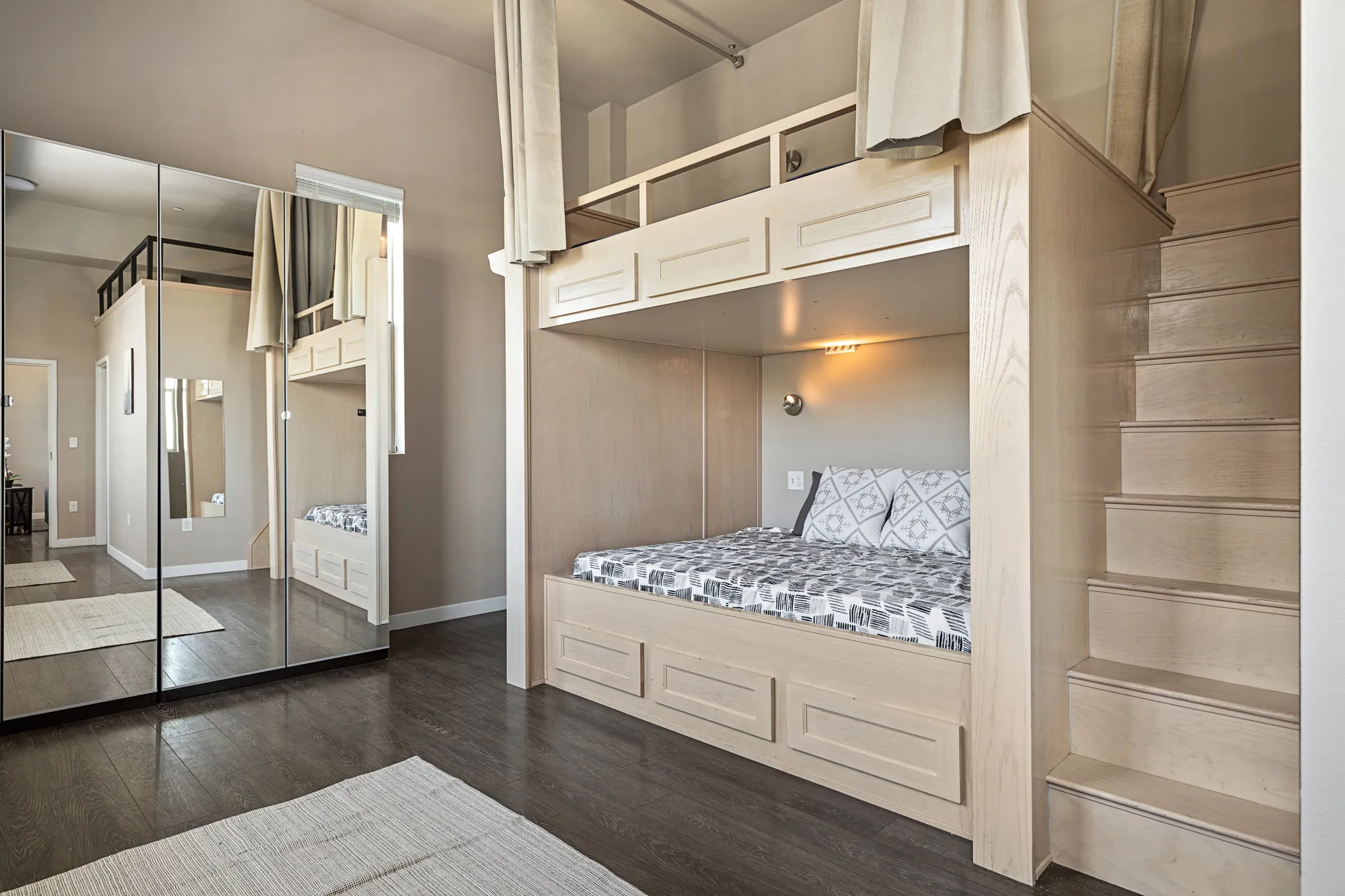 The Row House, undefined, 630 W 28th St, Los Angeles, CA 90007, USA, Photo:2