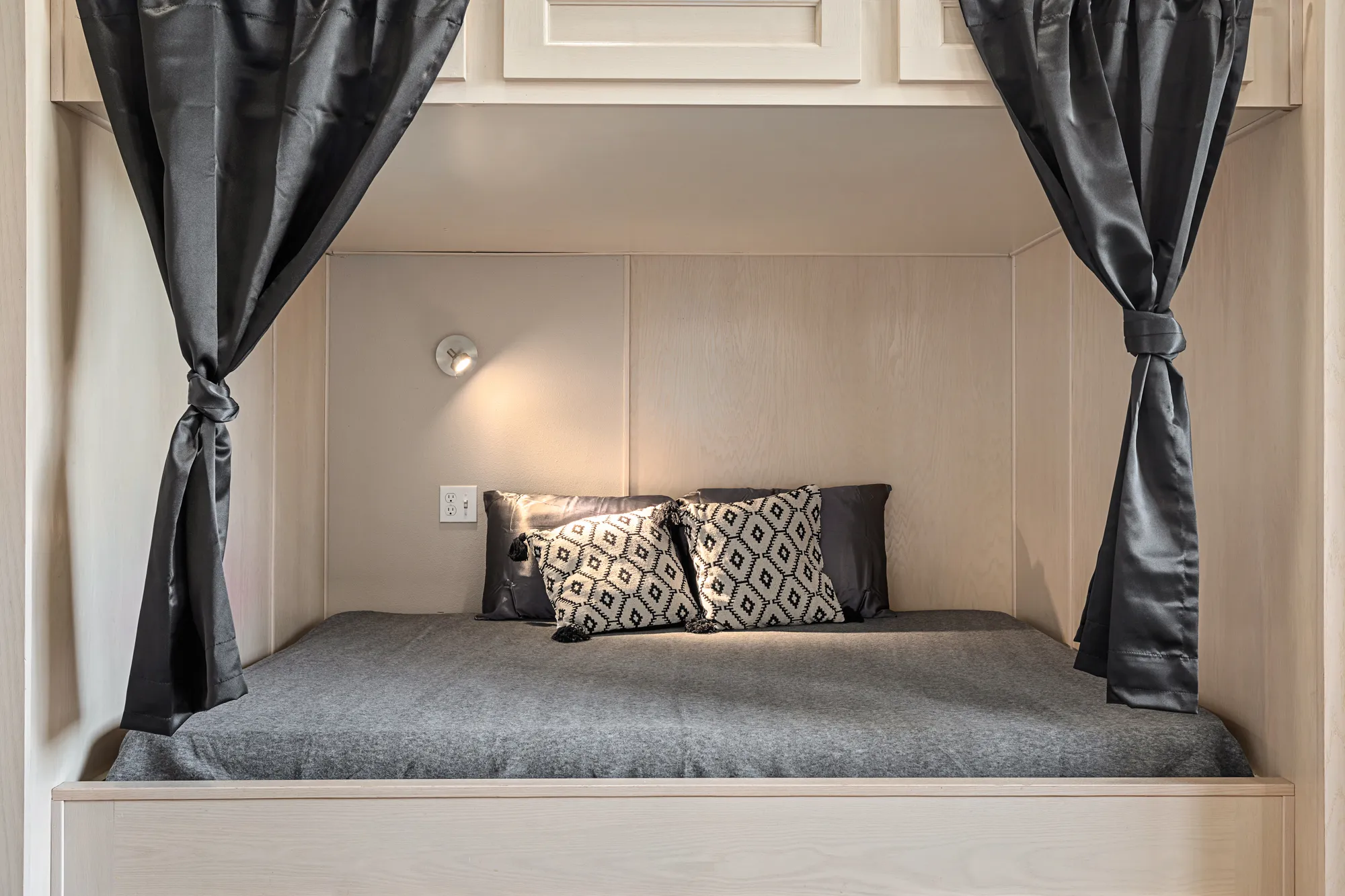 The Row House, undefined, 630 W 28th St, Los Angeles, CA 90007, USA, Photo:7