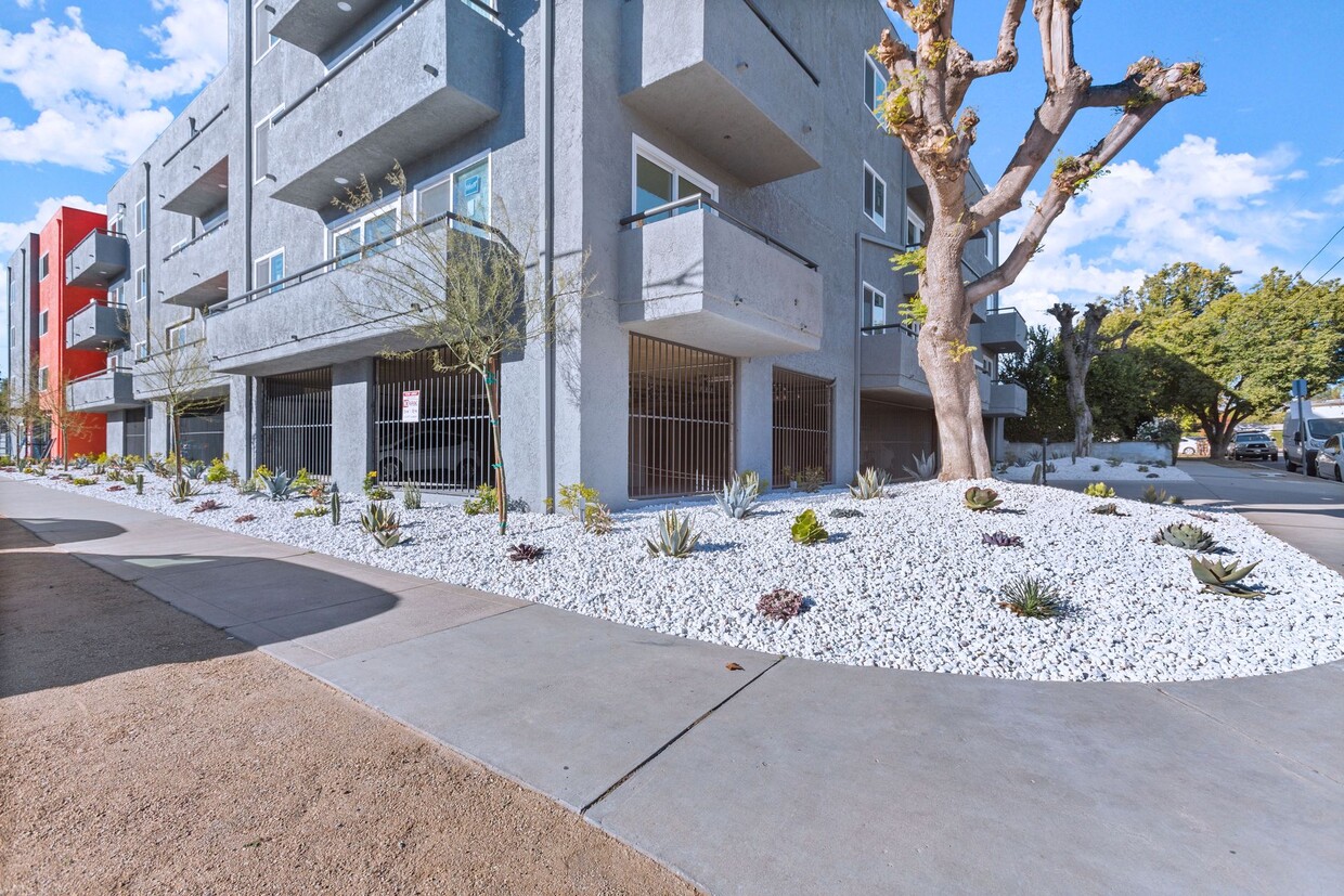 8803 Darby Ave, csun, 8803 Darby Ave, Northridge, CA 91325, Photo:0