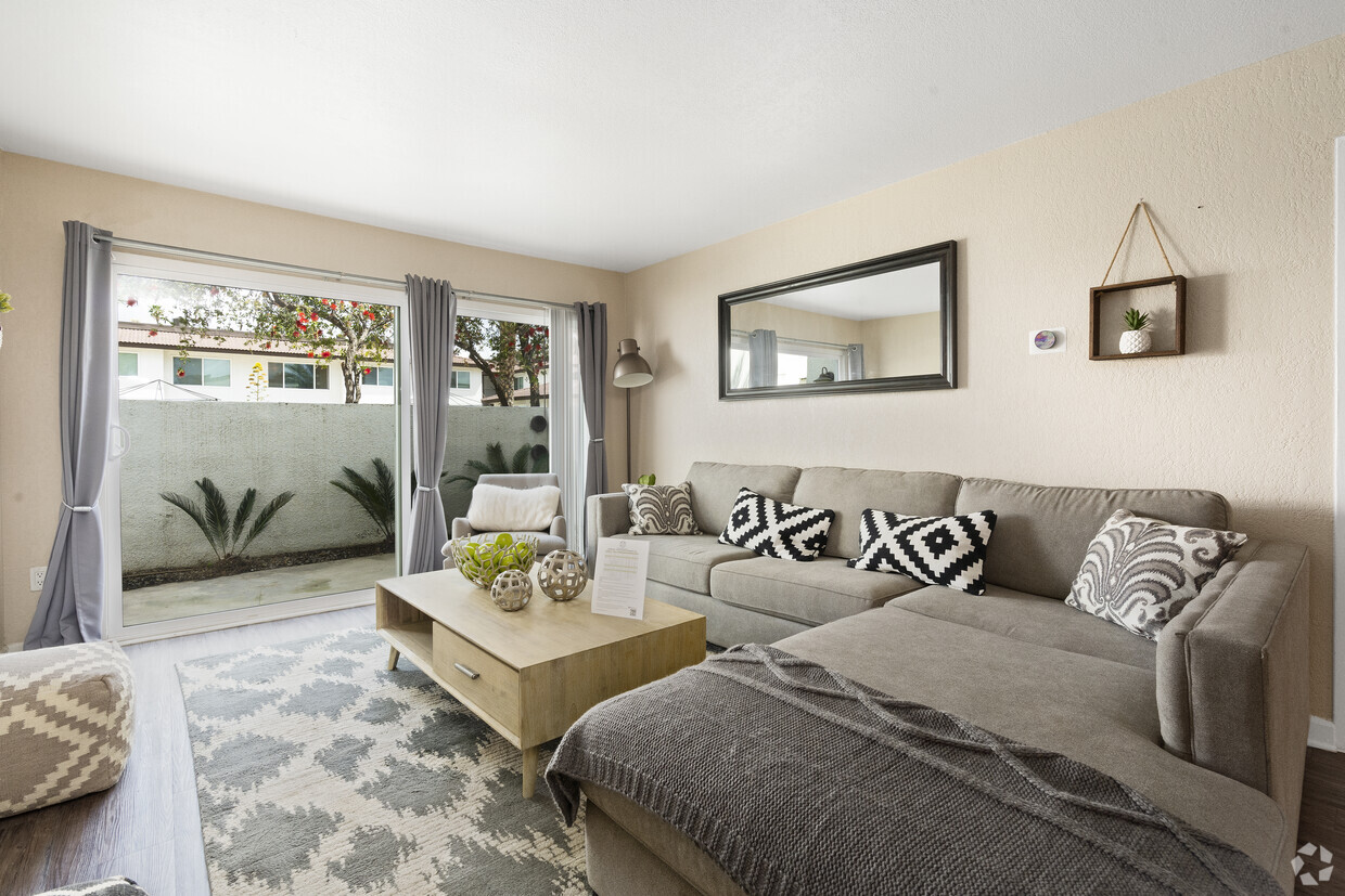 University Riverside Gardens, undefined, 3996 Iowa Ave, Riverside, CA 92507, Photo:0