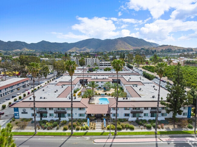 University Riverside Gardens, undefined, 3996 Iowa Ave, Riverside, CA 92507, Photo:1