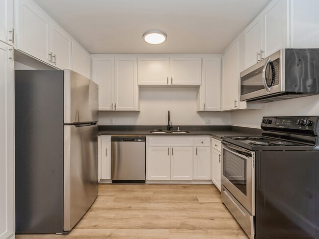 Palmilla, undefined, 5474 Reservoir Dr, San Diego, CA 92120, Photo:3