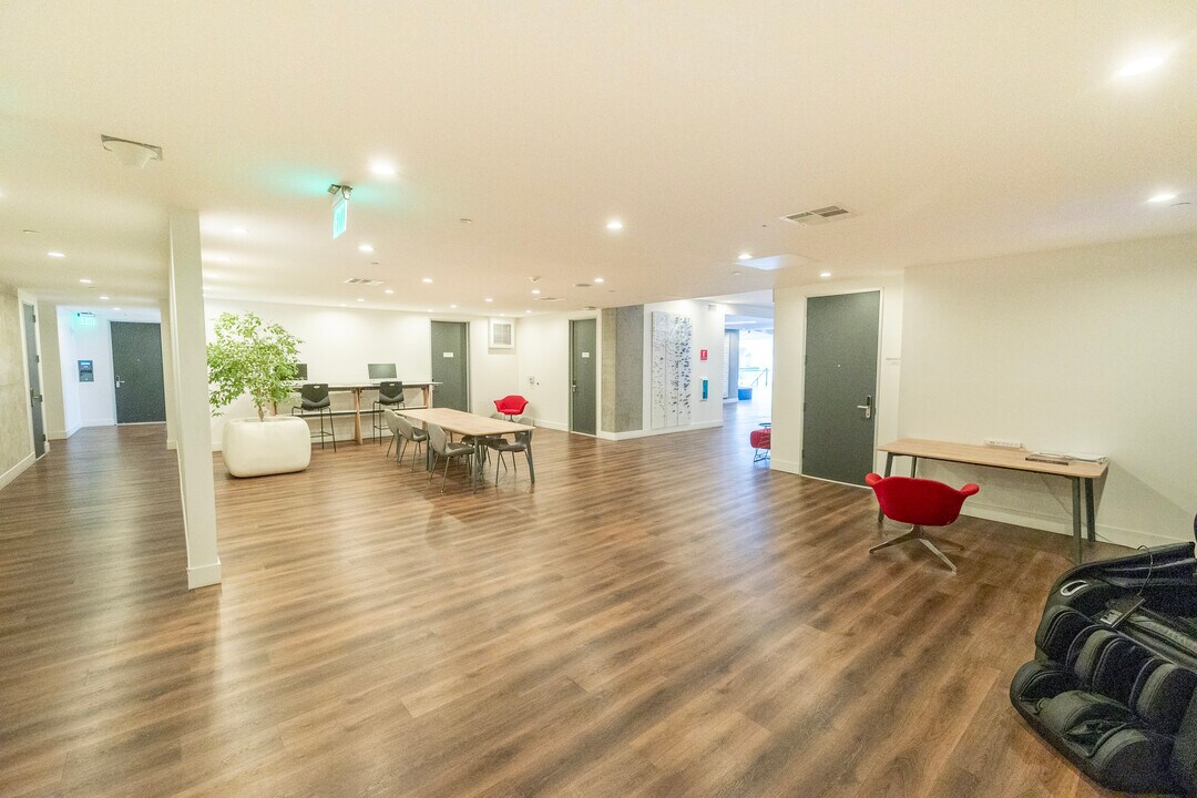 TENTEN Downtown, usc, 1027 Wilshire Blvd, Los Angeles, CA 90017, USA, Photo:8