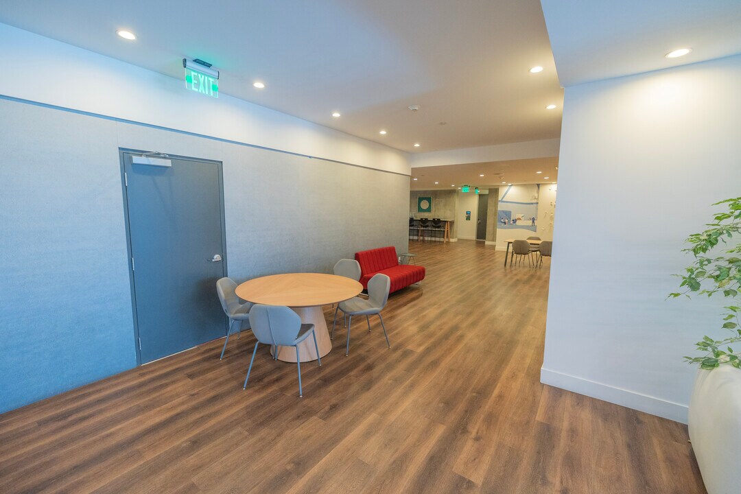 TENTEN Downtown, usc, 1027 Wilshire Blvd, Los Angeles, CA 90017, USA, Photo:12