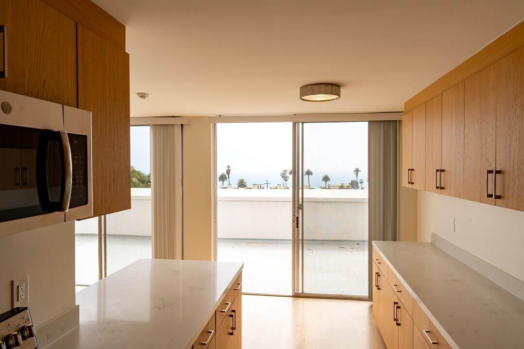 San Vicente Tower, smc, 220 San Vicente Blvd, Santa Monica, CA 90402, USA, Photo:7