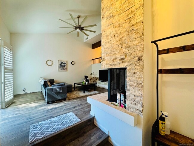 3230 Caminito Eastbluff, undefined, 3230 Caminito Eastbluff, San Diego, CA 92037, Photo:2