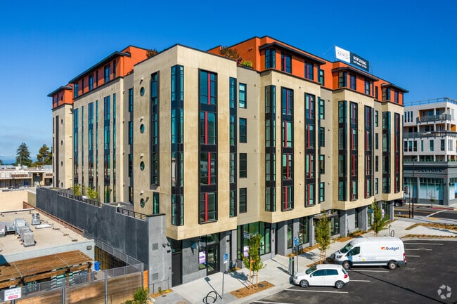 Aquatic Shattuck, undefined, 2640 Shattuck Ave, Berkeley, CA 94704, Photo:1