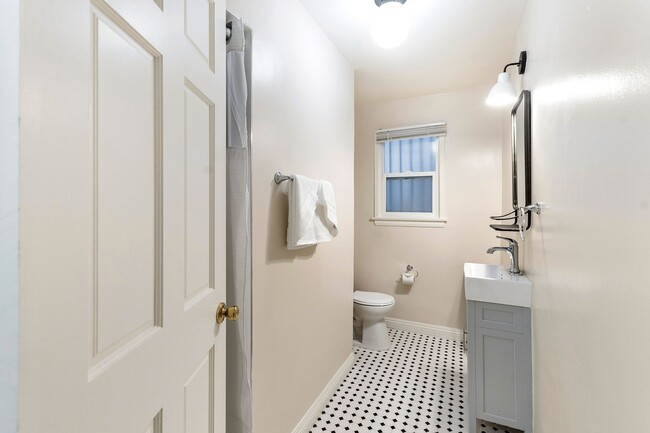 THE NORM @ 750 Normandie Ave, undefined, 750 Normandie Ave, Los Angeles, CA 90005, USA, Photo:8