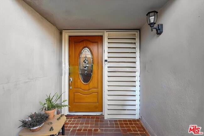 17816 Lull St, csun, 17816 Lull St, Los Angeles, CA 91335, Photo:1