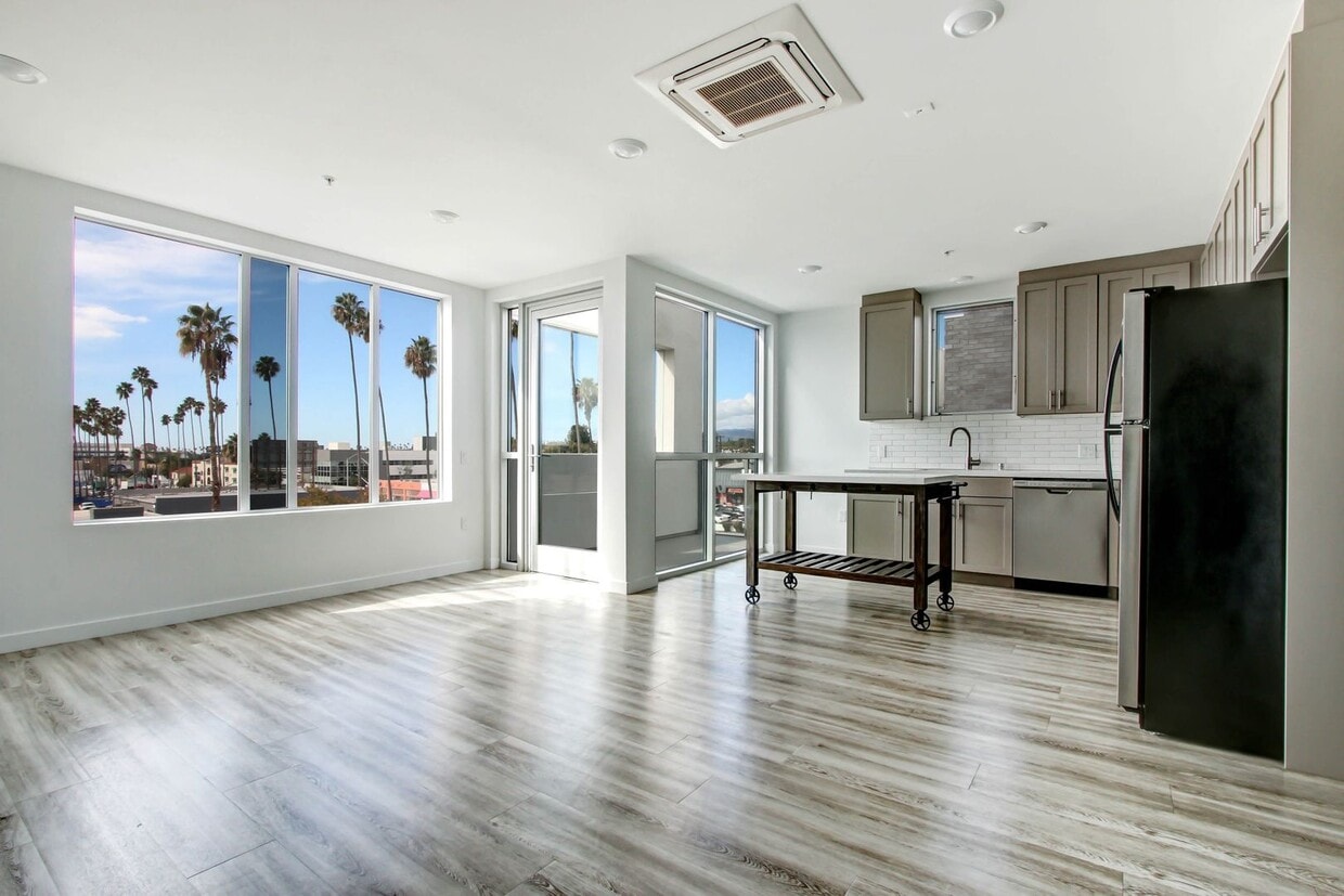 3008 Santa Monica Blvd Unit 306, undefined, 3008 Santa Monica Blvd Unit 306, Santa Monica, CA 90404, Photo:0