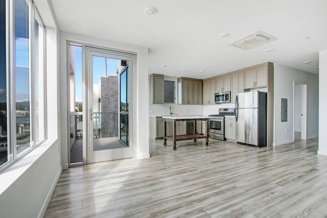 3008 Santa Monica Blvd Unit 306, undefined, 3008 Santa Monica Blvd Unit 306, Santa Monica, CA 90404, Photo:1