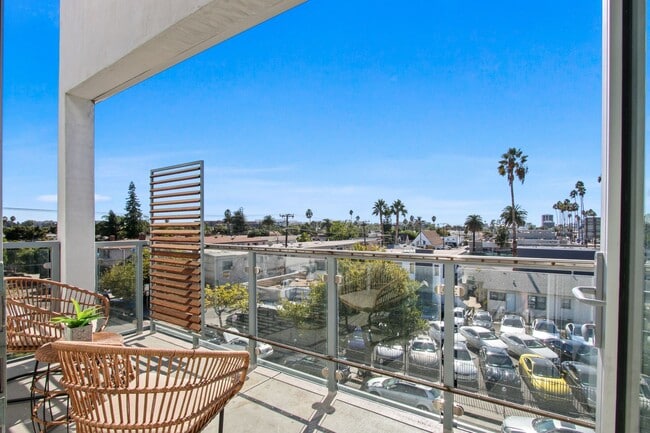 3008 Santa Monica Blvd Unit 306, undefined, 3008 Santa Monica Blvd Unit 306, Santa Monica, CA 90404, Photo:2