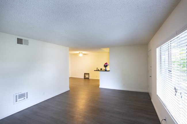 9150 Tampa Ave, Northridge, CA 91324, csun, 9150 Tampa Ave, Northridge, CA 91324, Photo:4