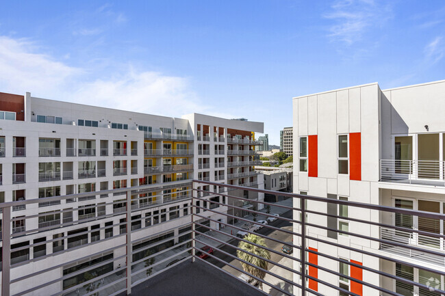 The Roya, usc, 760 Serrano Ave, Los Angeles, CA 90005, USA, Photo:11