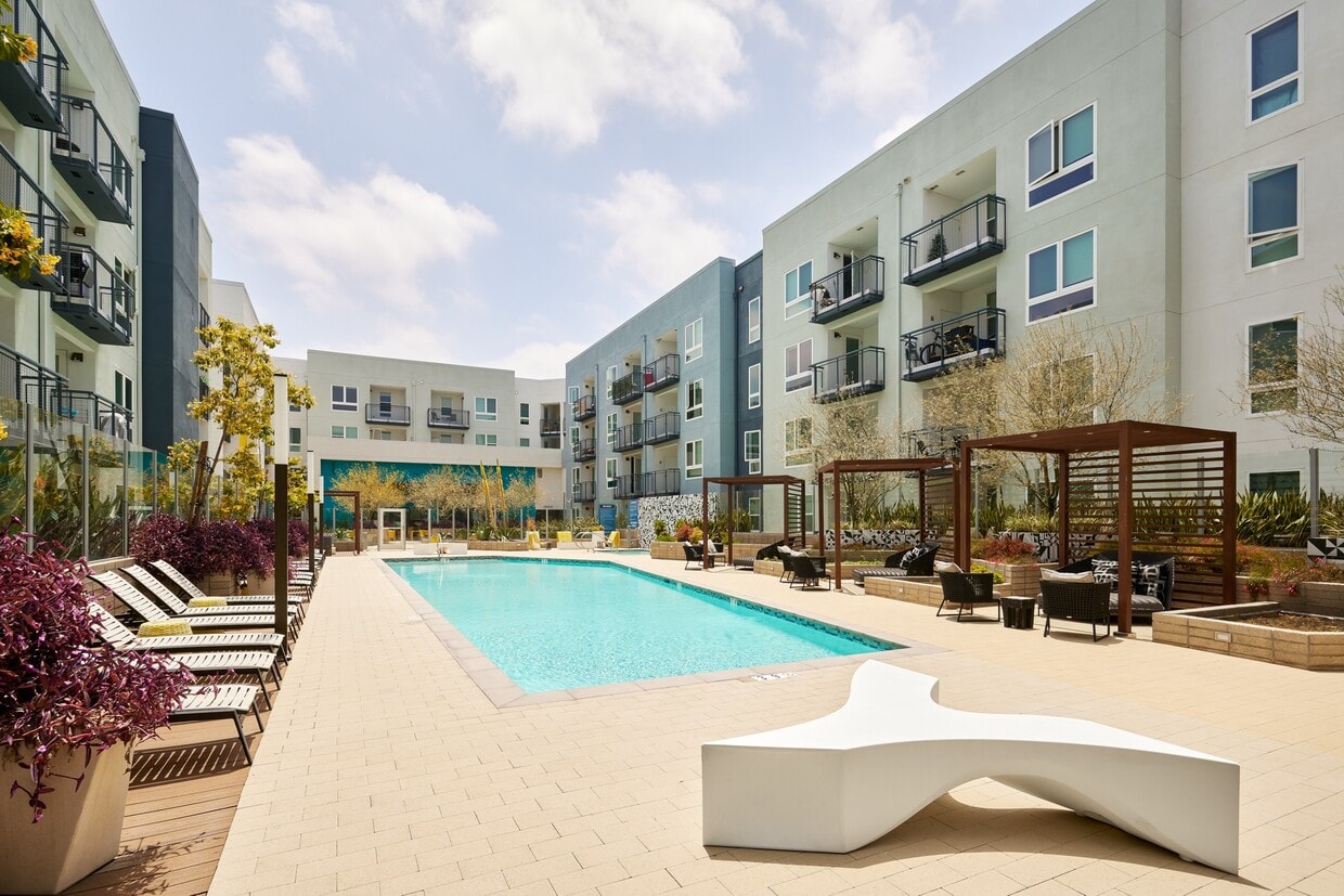 Symmetry, csun, 19535 W Nordhoff St, Northridge, CA 91324, Photo:0