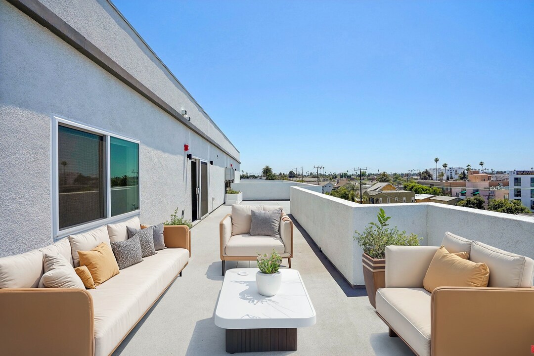 The Secret, usc, 3050 W 11th St, Los Angeles, CA 90006, USA, Photo:7
