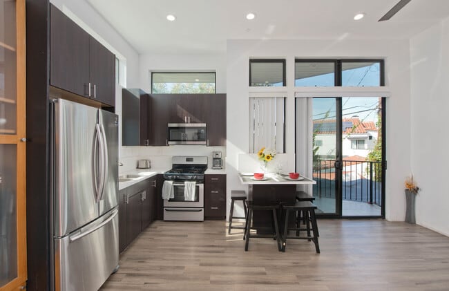 809 Warren Ave, undefined, 809 Warren Ave, Los Angeles, CA 90291, Photo:4