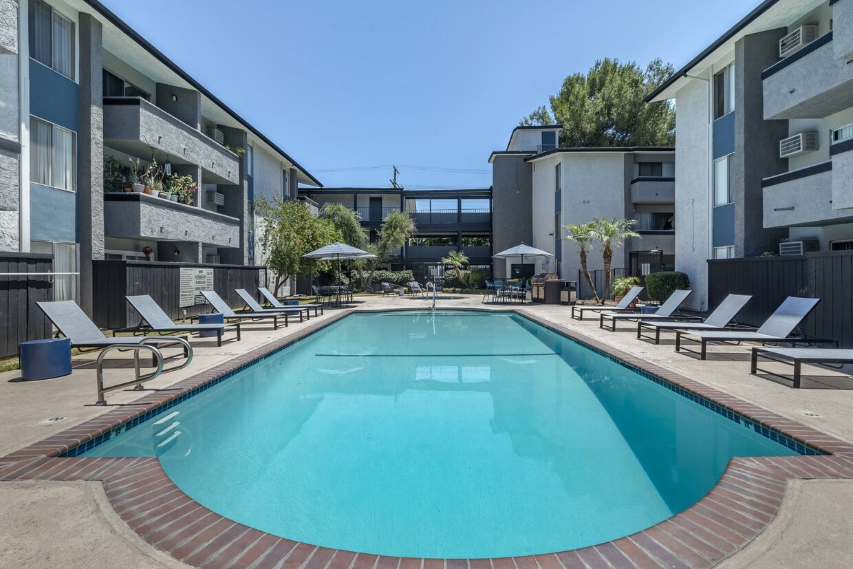 8111 Reseda Blvd, csun, 8111 Reseda Blvd, Reseda, CA 91335, Photo:0