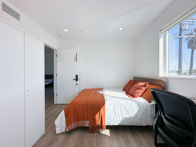 1587 W 35th St, usc, 1587 W 35th St, Los Angeles, CA 90018, USA, Photo:7