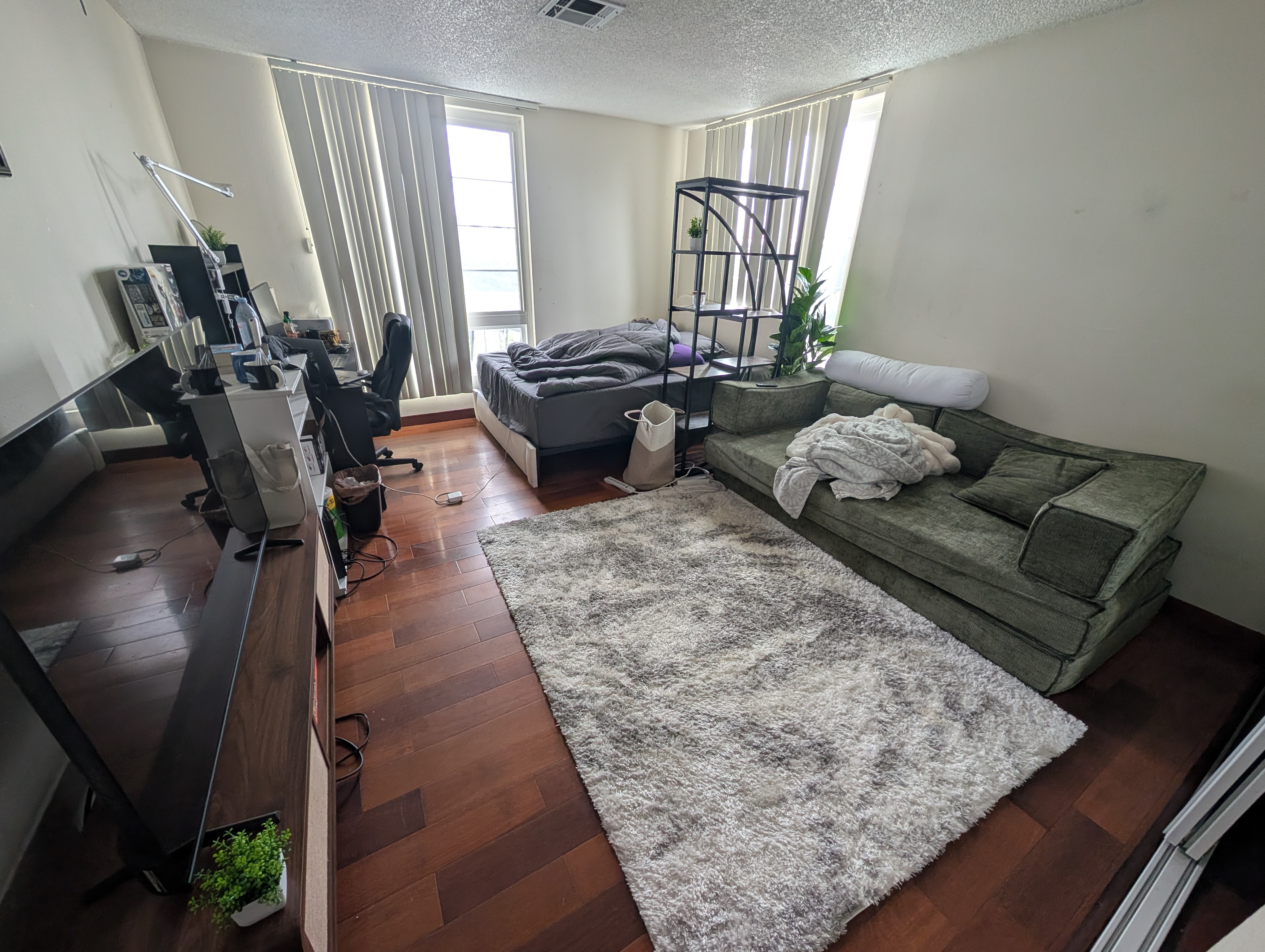 Private Bed/Bath in Westwood 2B/2B - $1500 (Parking & Utilities Incl!), ucla, 10811 Ashton Ave #216, Los Angeles, CA 90024, USA