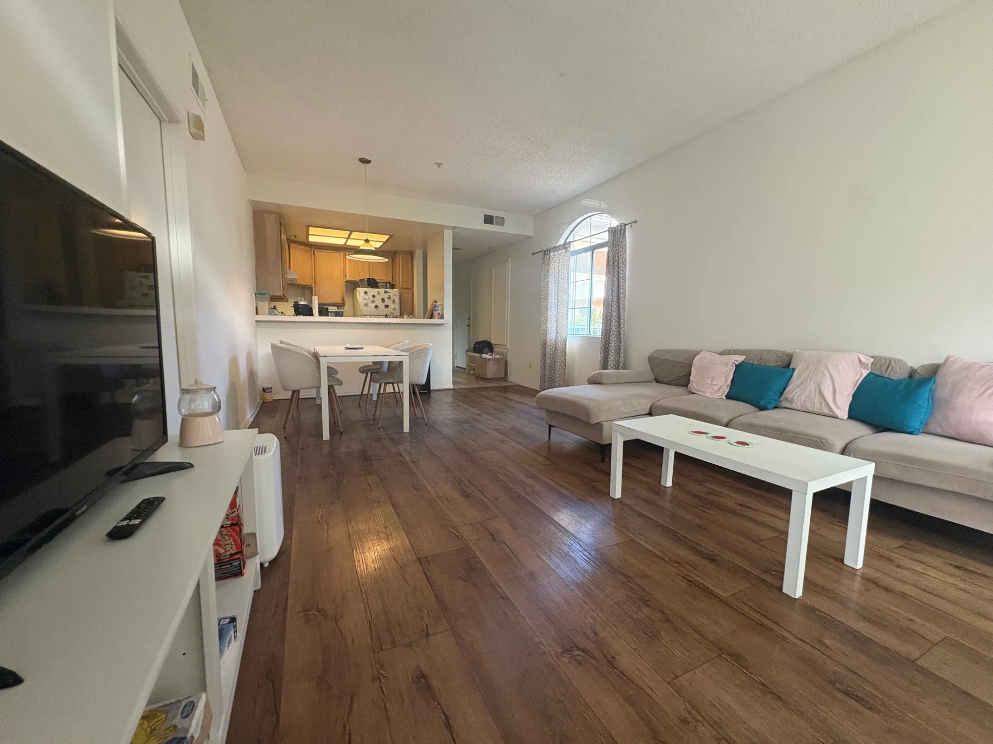 Veteran Terrace, ucla, 640 Veteran Ave, Los Angeles, CA 90024, USA