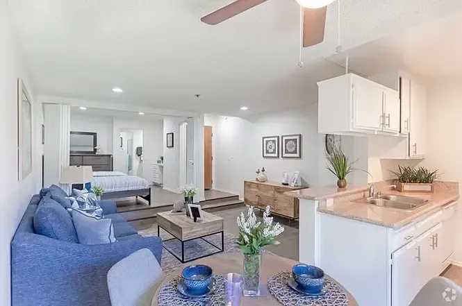 424 Kelton / Westwood Executive House / 2 bed 2 bath, ucla, 424 Kelton Ave, Los Angeles, CA 90024, USA