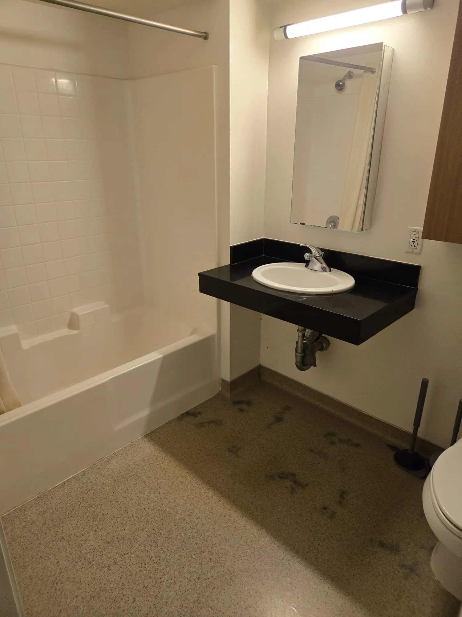 UCLA Weyburn Terrace Furnished Studio | Jul 20–Sep 21, ucla, Weyburn Terrace, Los Angeles, CA 90024, USA, Photo:4