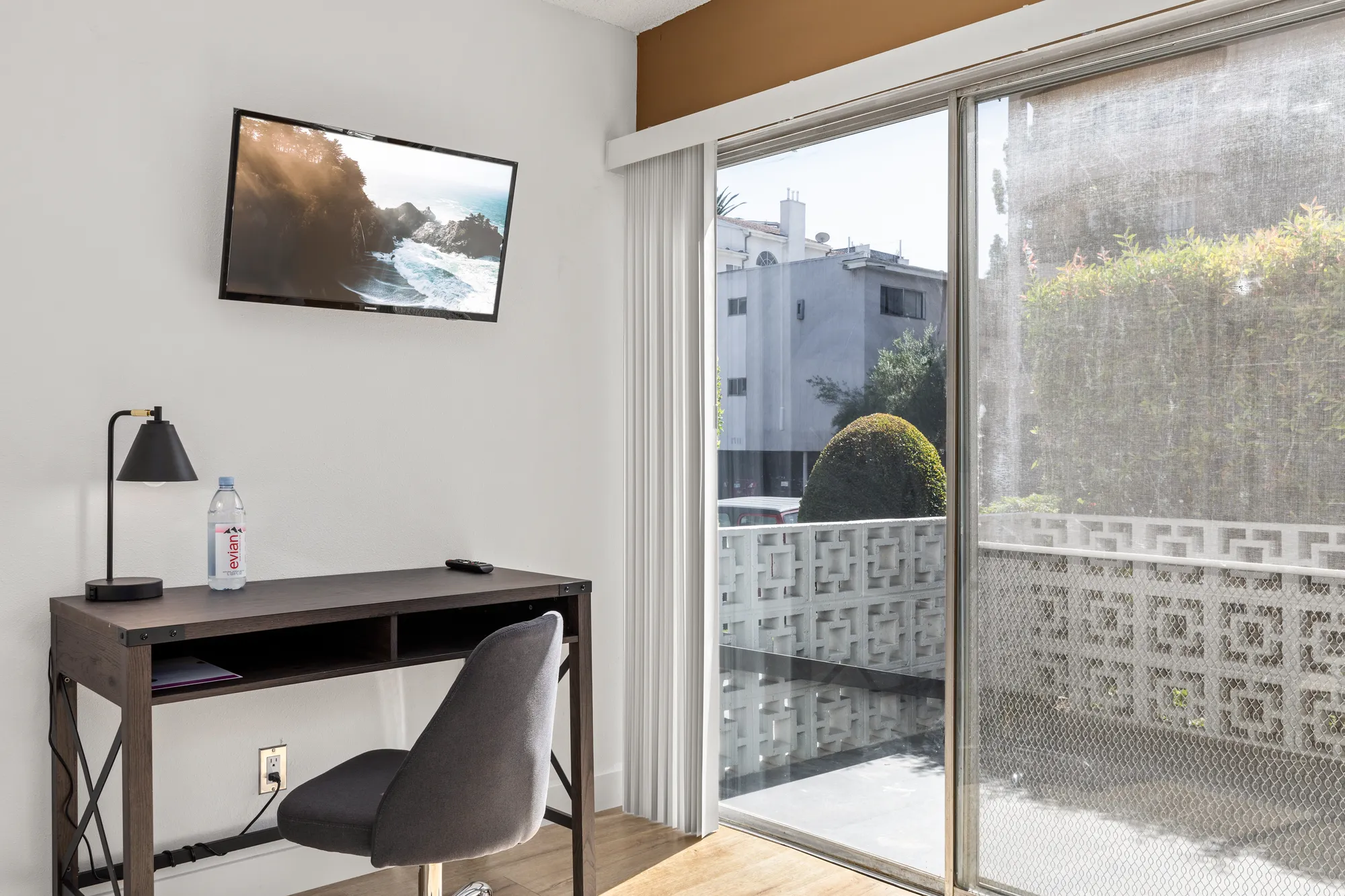 Private room - Female Only, UCLA, Malcolm Ave, Los Angeles, CA 90024, USA, Photo 3