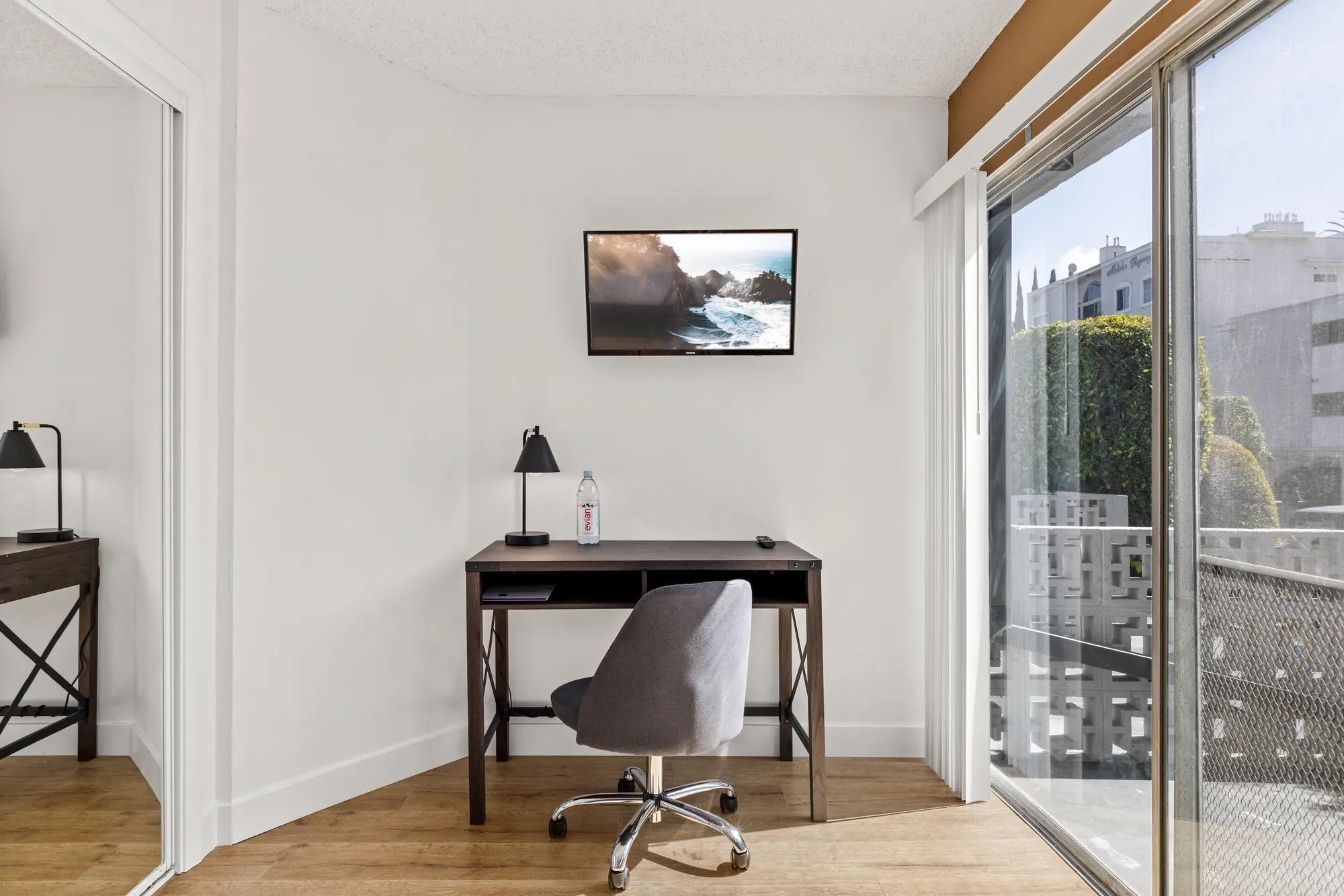 Private room - Female Only, UCLA, Malcolm Ave, Los Angeles, CA 90024, USA, Photo 4