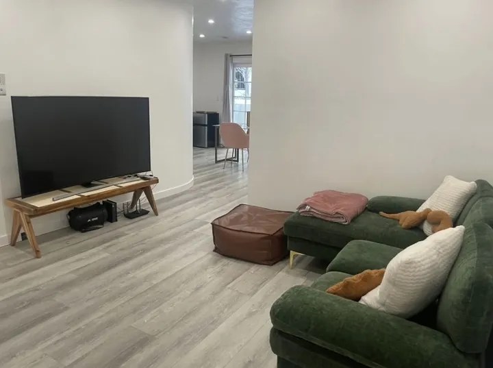 Master Bedroom Sublet w/ Option to Join Lease!, ucla, 933 Hilgard Ave, Los Angeles, CA 90024, USA, Photo:3