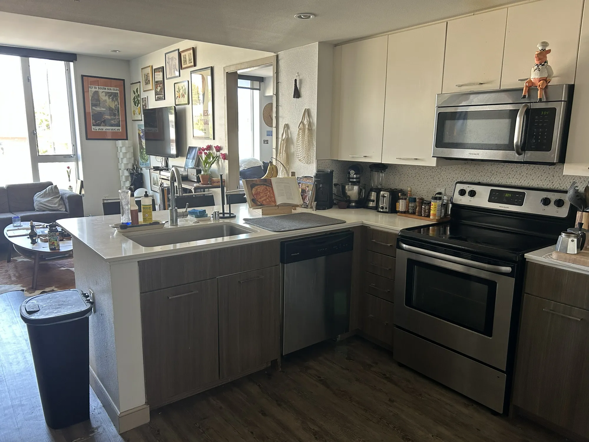 Village Lofts (Summer UCLA Apartment), ucla, 11024 Strathmore Dr, Los Angeles, CA 90024, USA, Photo:1