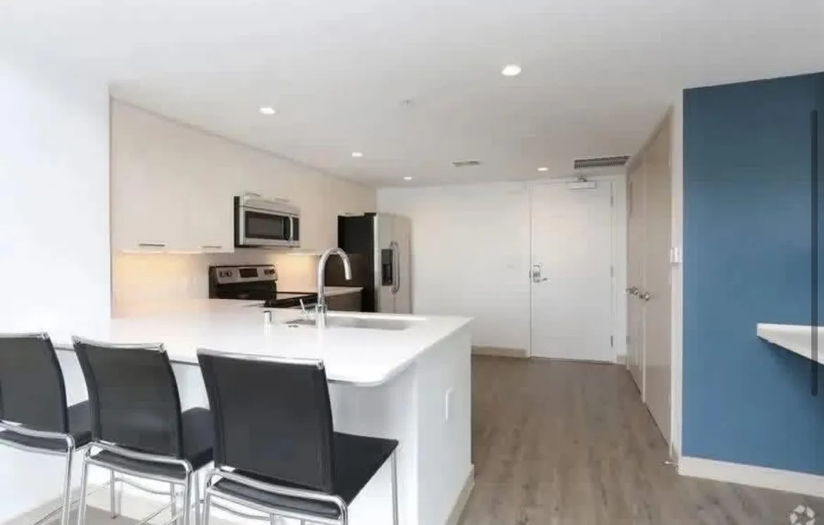 Village Lofts , ucla, 11024 Strathmore Dr, Los Angeles, CA 90024, USA