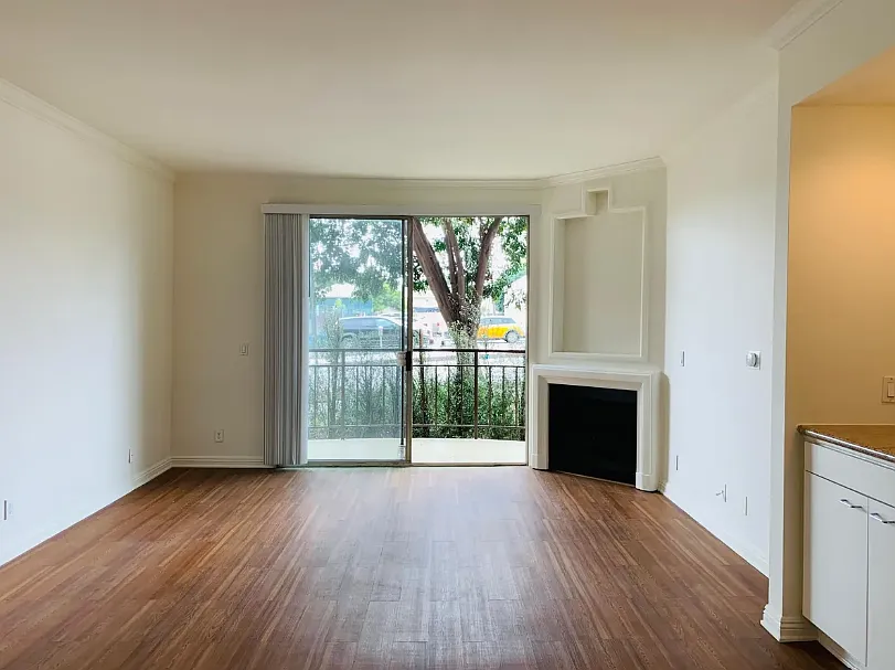 1 Bedroom + 1 Bathroom Available in a 2BD 2BTH in Brentwood/Santa Monica , ucla, 1245 McClellan Dr, Los Angeles, CA 90025, USA, Photo:10