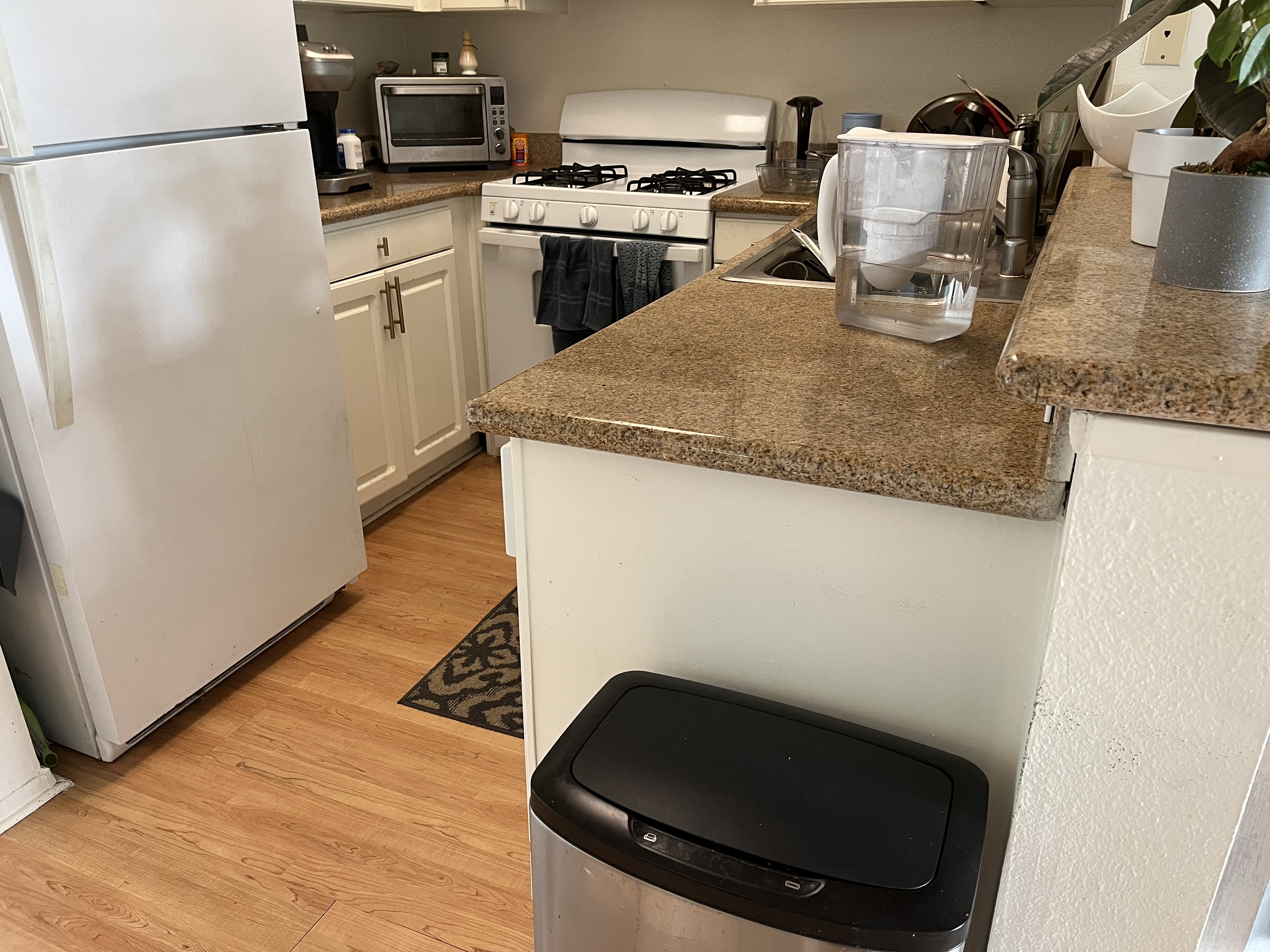 1 Bedroom + 1 Bathroom Available in a 2BD 2BTH in Brentwood/Santa Monica , ucla, 1245 McClellan Dr, Los Angeles, CA 90025, USA, Photo:8