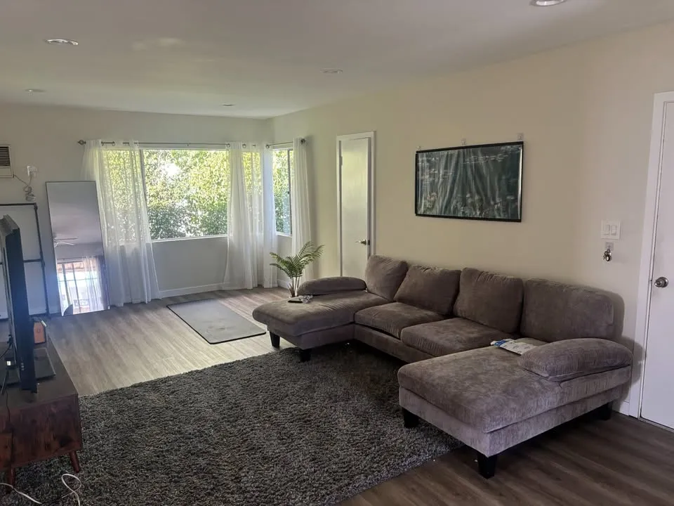 2B/1B Sublease (Entirely to yourself for 1 month!), ucla, 1761 Selby Ave #6, Los Angeles, CA 90024, USA, Photo:4