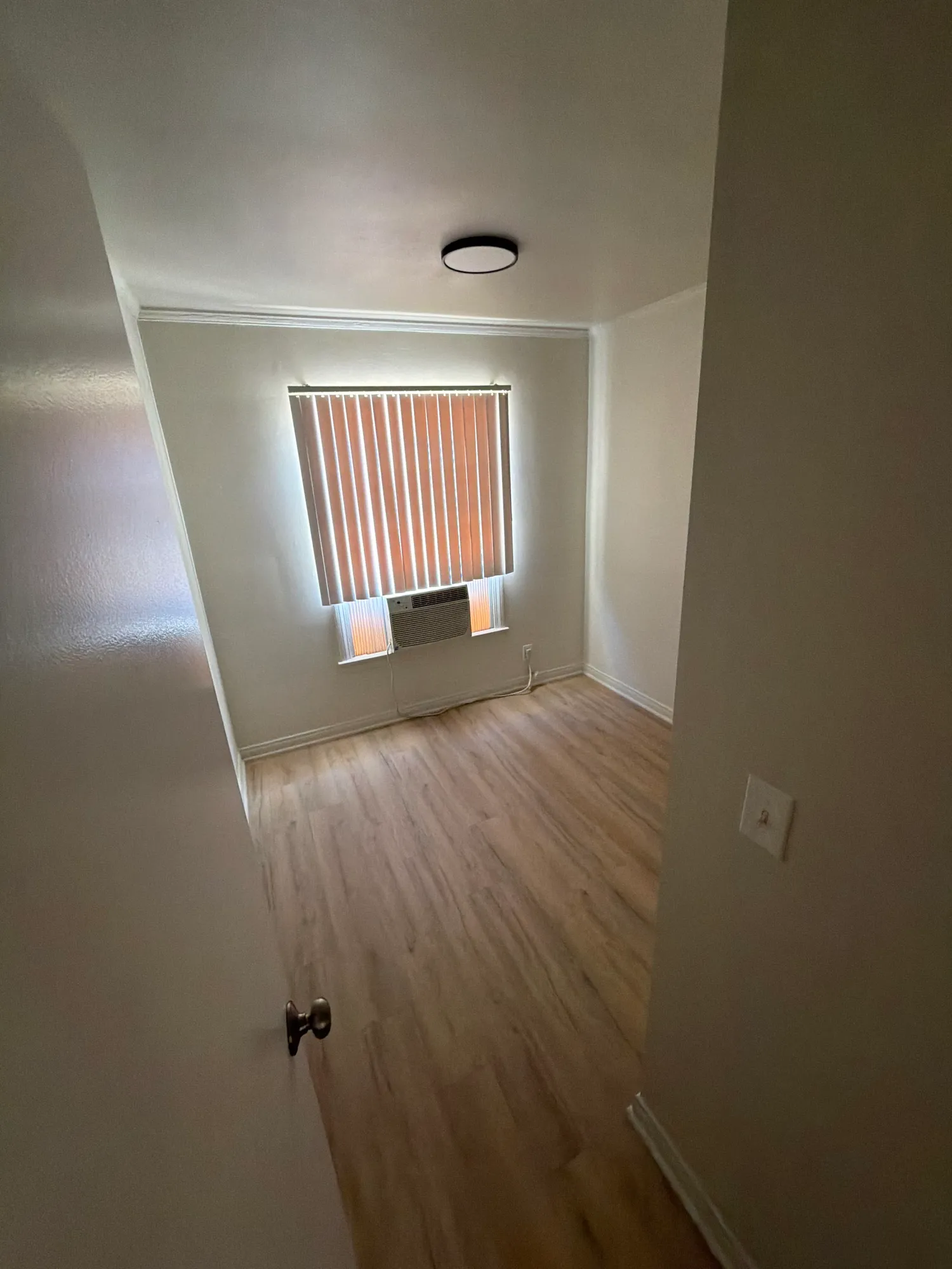 Private room near UCLA in Westwood - one occupant - $1,148/month + utilities, ucla, Veteran Ave, Los Angeles, CA 90024, USA