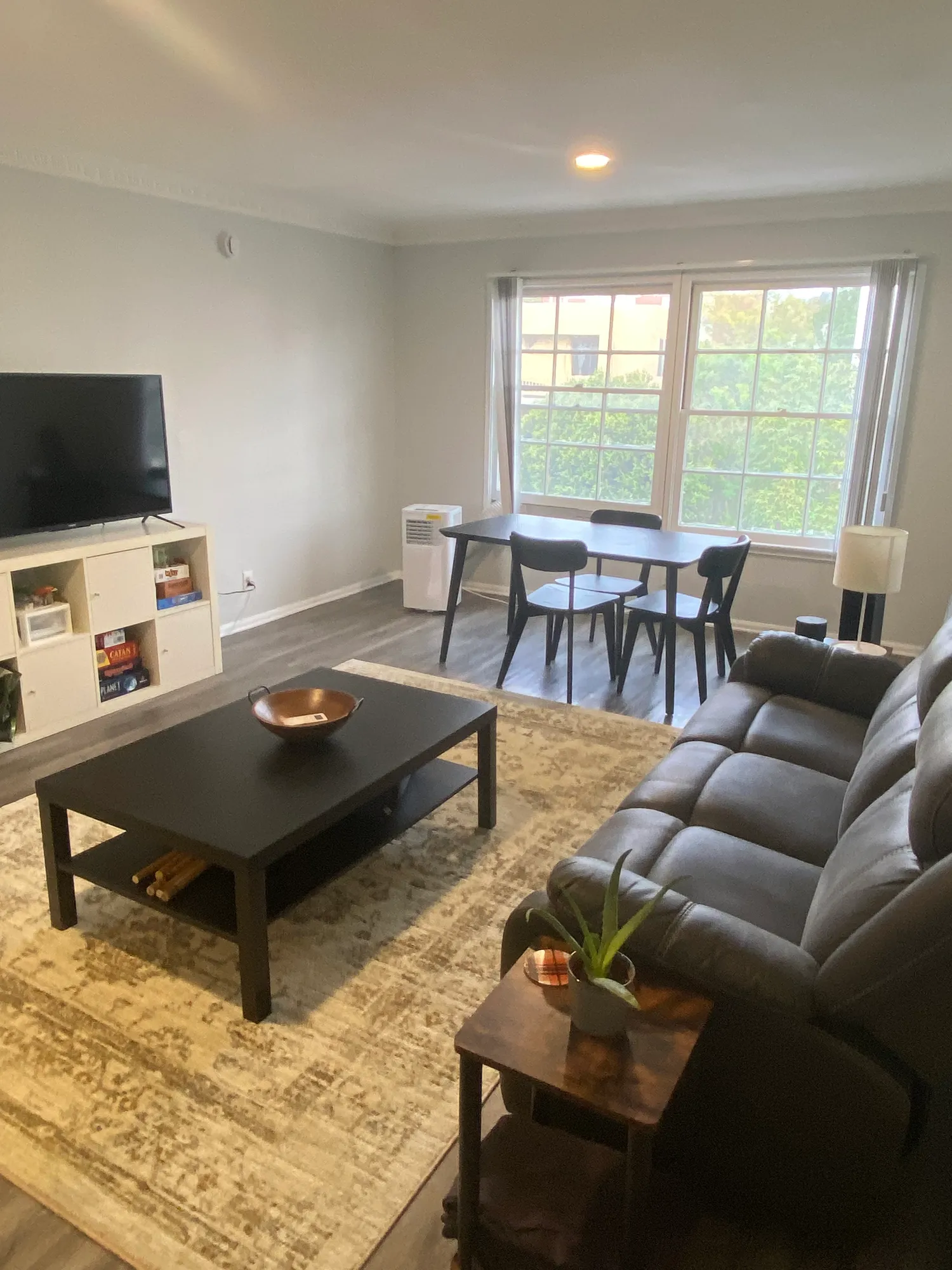 Levering 2 Bed 1 Bath, ucla, 611 Levering Ave, Los Angeles, CA 90024, USA, Photo:2
