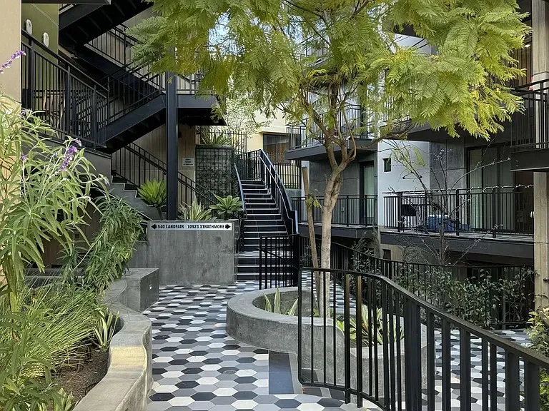 URGENT Female sublease needed in Westwood this fall!, UCLA, 10923 Strathmore Dr, Los Angeles, CA 90024, USA, Photo 3