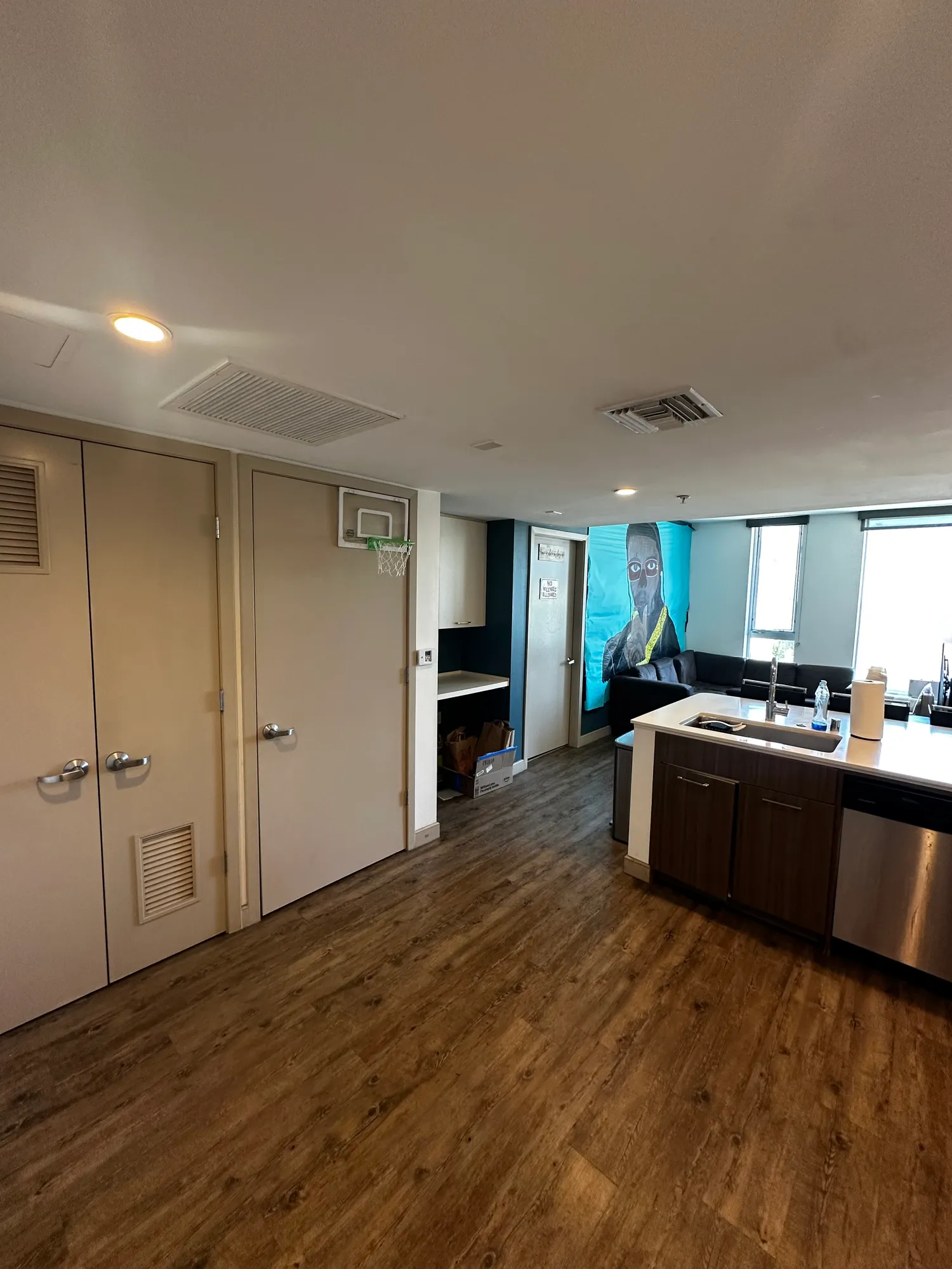 2 Bed 2 Bath Fully Furnished -- Subletting for Summer, ucla, 11024 Strathmore Dr, Los Angeles, CA 90024, USA, Photo:1
