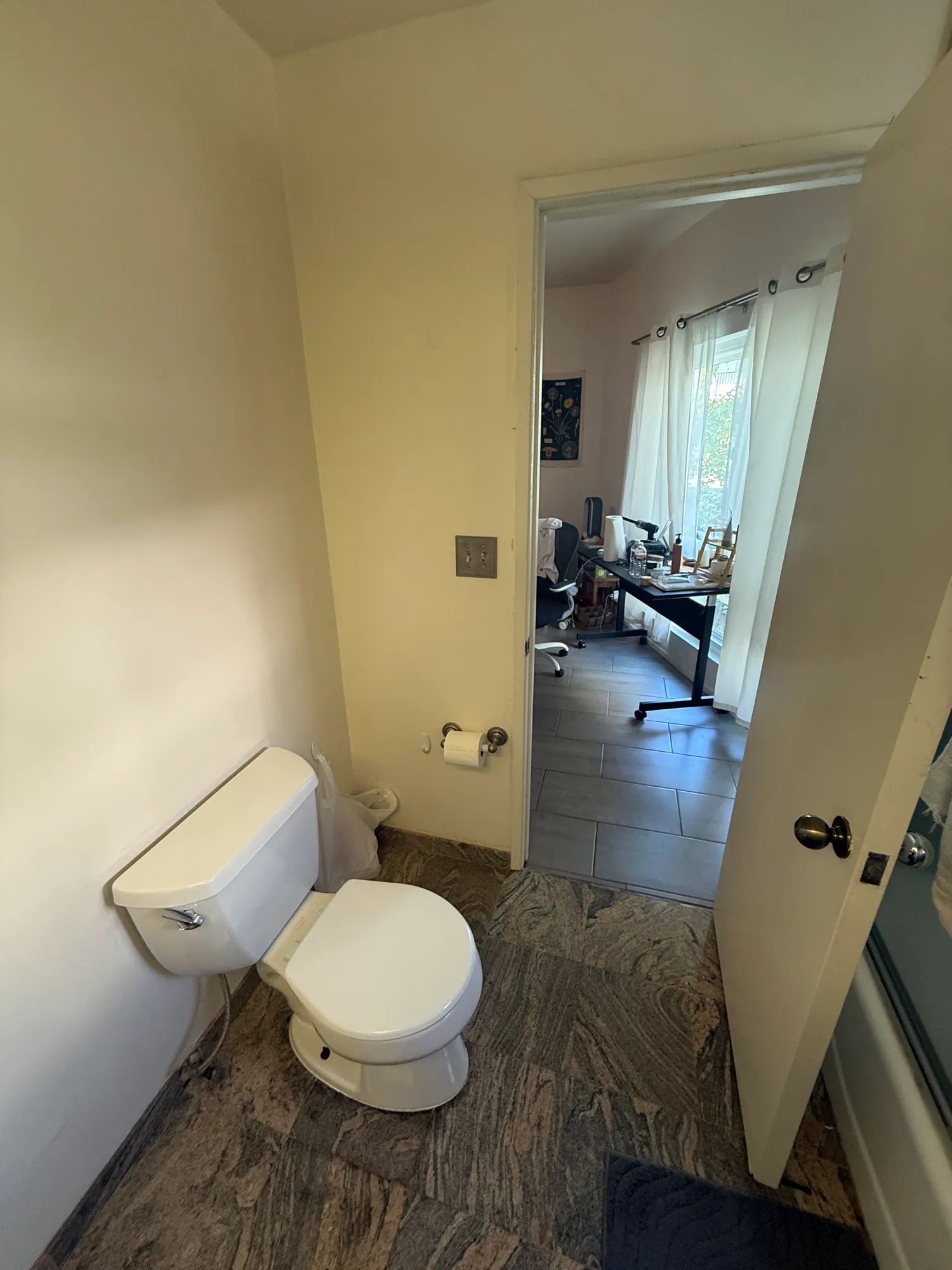 MASTER SINGLE- PrivBath - InUnitLaundry - WalkInCloset -, ucla, 630 Kelton Ave, Los Angeles, CA 90024, USA, Photo:4