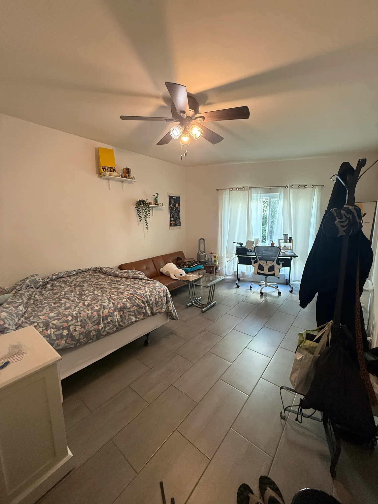 MASTER SINGLE- PrivBath - InUnitLaundry - WalkInCloset -, ucla, 630 Kelton Ave, Los Angeles, CA 90024, USA