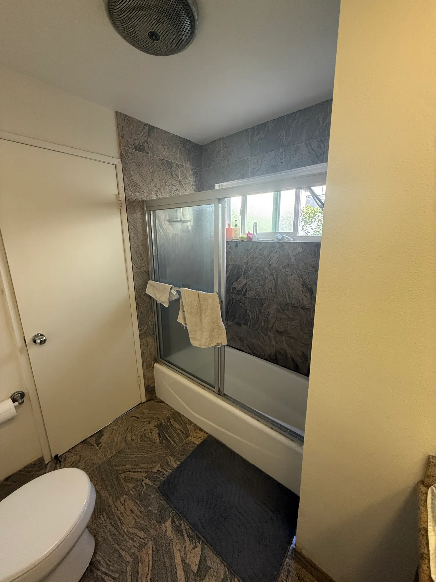 MASTER SINGLE- PrivBath - InUnitLaundry - WalkInCloset -, ucla, 630 Kelton Ave, Los Angeles, CA 90024, USA, Photo:5