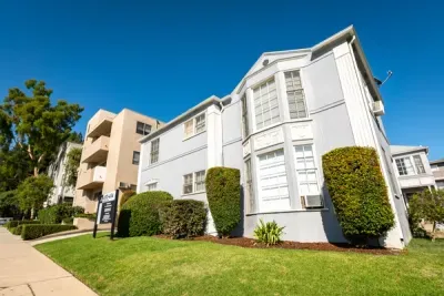 Furnished Private Room in 2BR Apartment Near UCLA — Sept. 5 - Dec. 31, ucla, 410 Veteran Ave #2, Los Angeles, CA 90024, USA, Photo:2