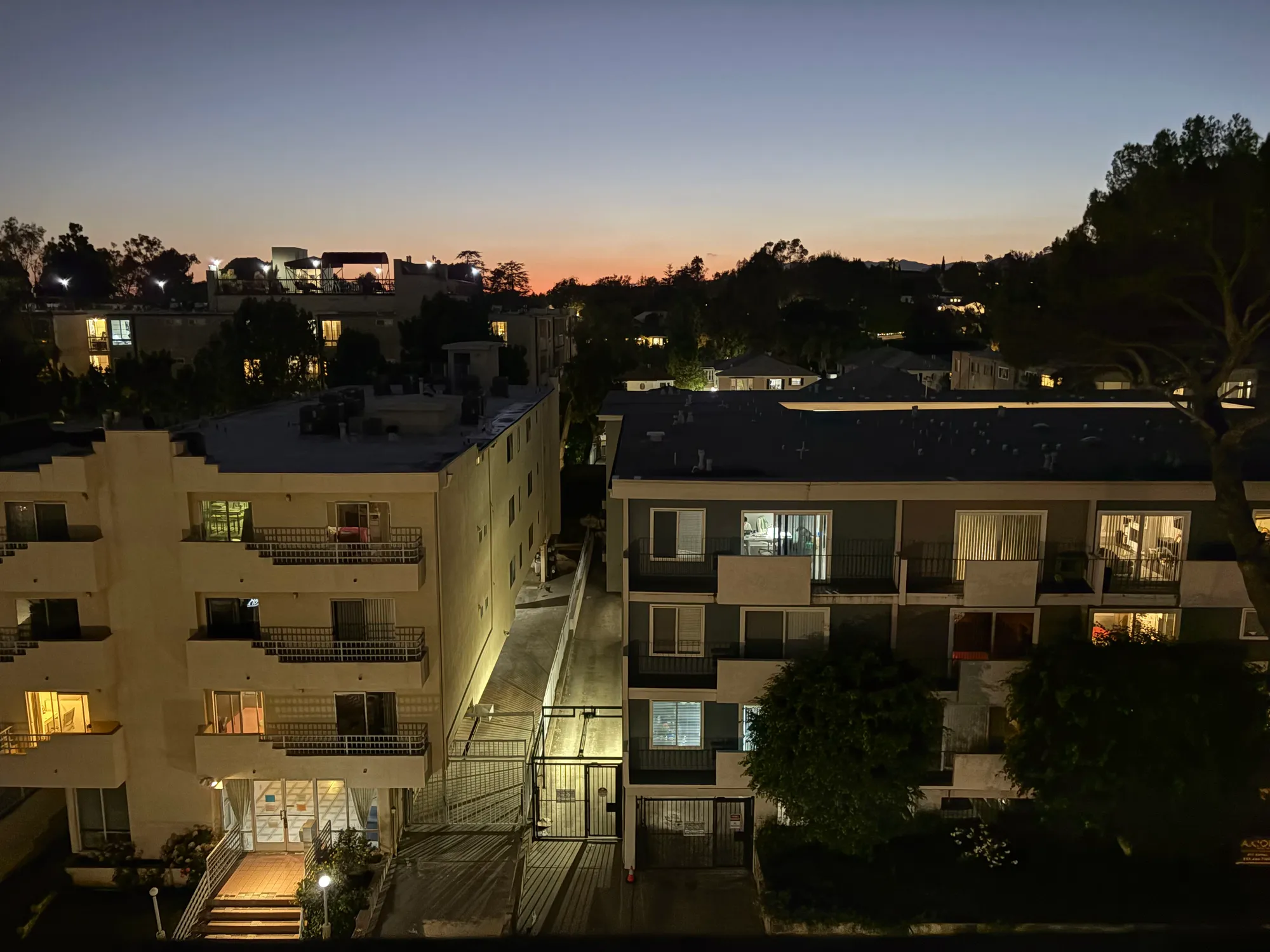 Summer Sublease Available near UCLA | 1 Bed / 1 Bath | Aug 1 – Sept 15, ucla, 424 Kelton Ave, Los Angeles, CA 90024, USA
